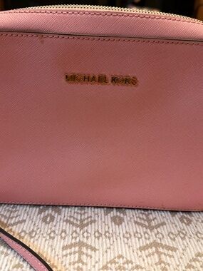 Michael Kors Rose Pink Jet Set Travel Crossbody Bag with Gold Logo